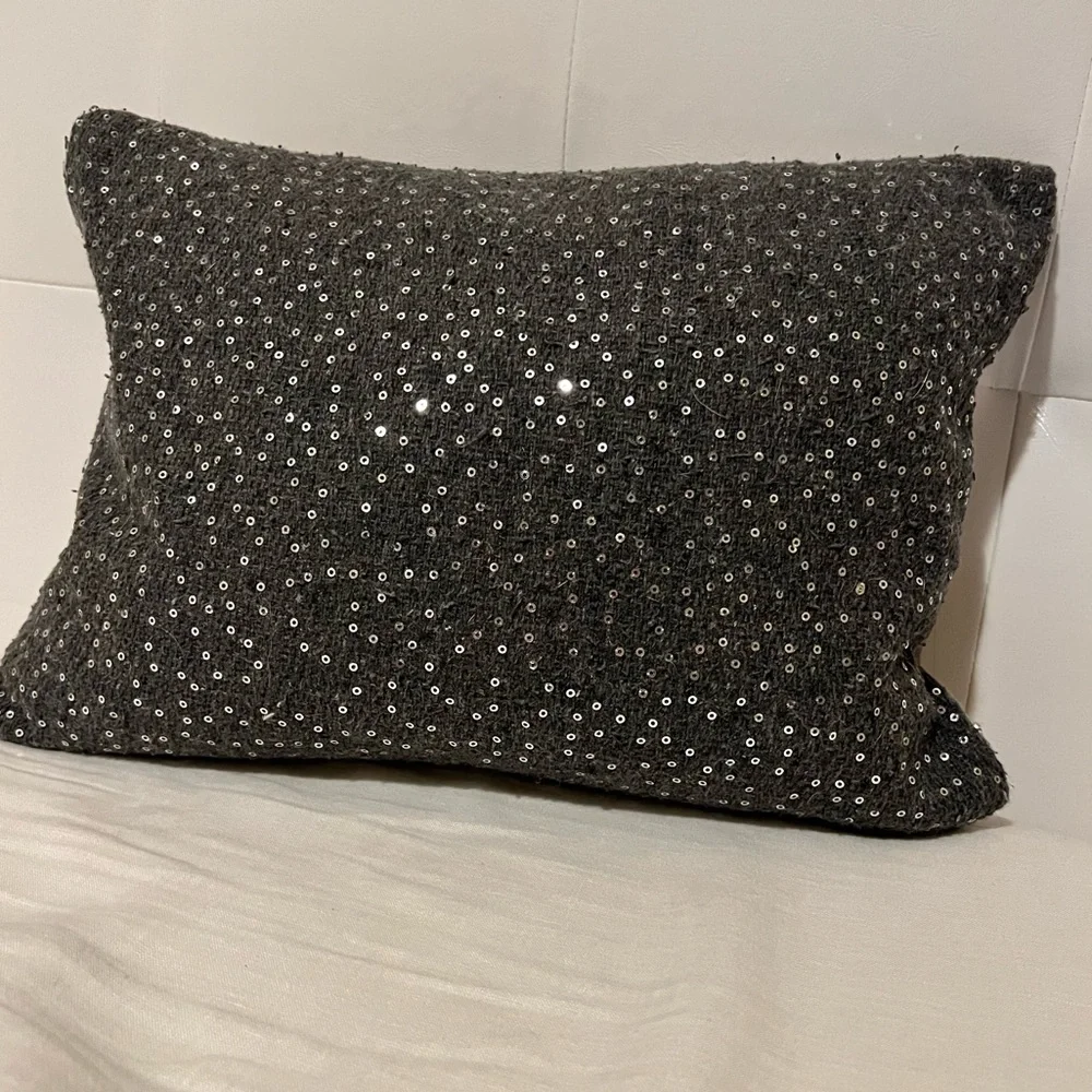 WEST ELM Decorative Lumbar Pillow w/Insert